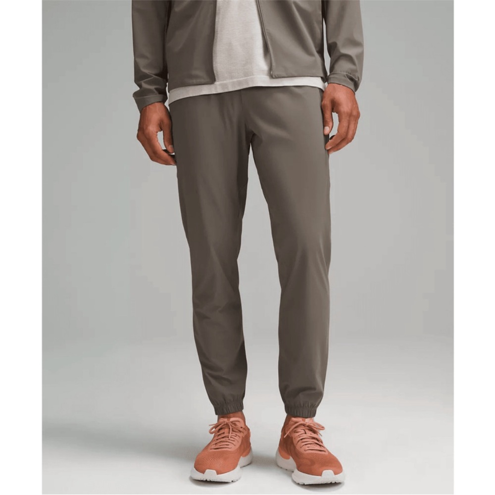 NWT Men’s Rover Pace Breaker Joggers Size Medium Regular 30” Inseam